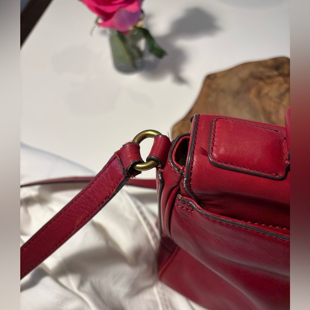 Fossil Red Leather Crossbody • Gold Turn‑Lock • Top Handle - Picture 2 of 16